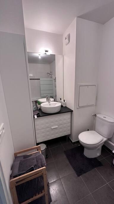 Appartement A Fleury-Merogis Proche De Paris Exteriör bild
