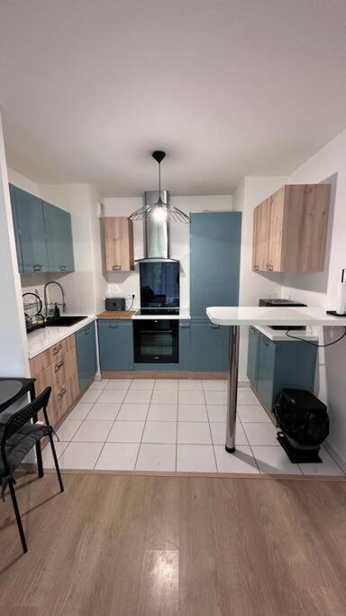 Appartement A Fleury-Merogis Proche De Paris Exteriör bild